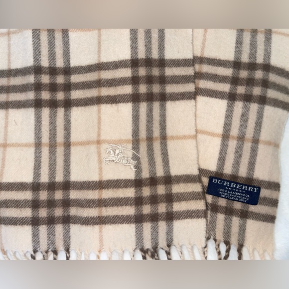 Authentic Nova Check plaid Burberry lambs wool Scarf - Picture 1 of 4